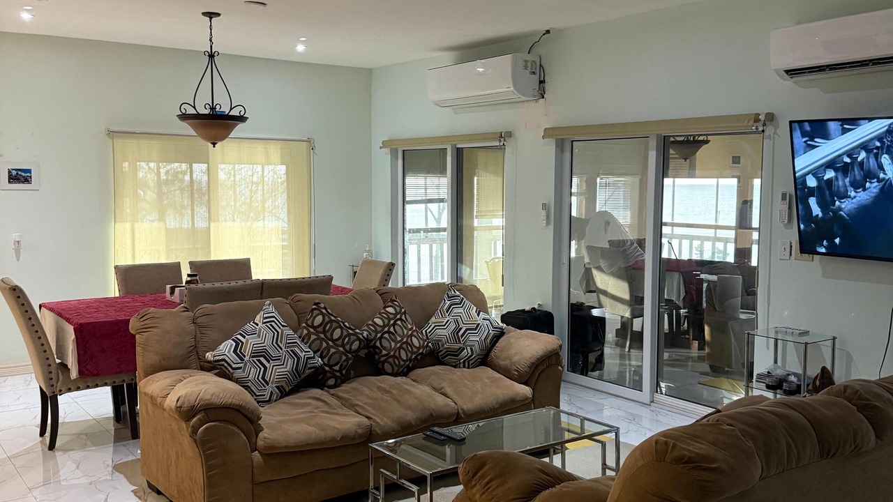 Photo of Livingroom in Old Bight