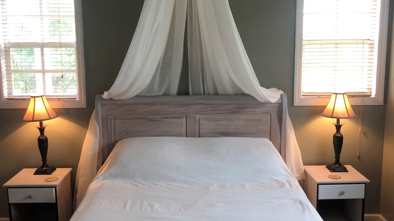 Photo of Bedroom in Spanish Wells