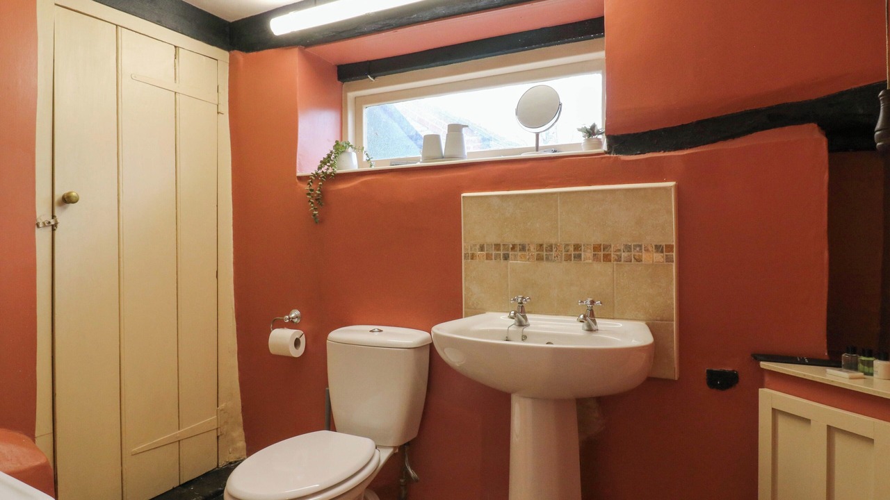 Photo of Bathroom in Harrold