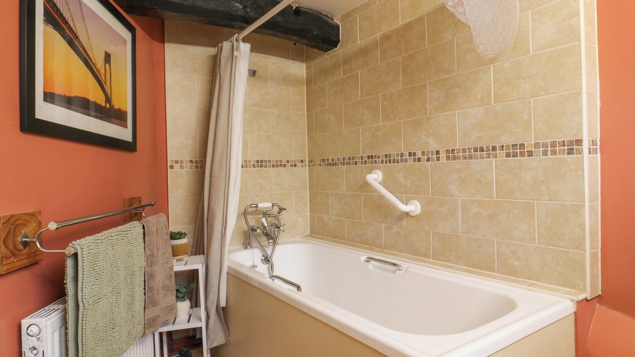 Photo of Bathroom in Harrold