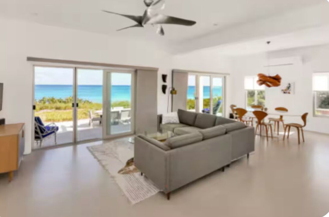 Photo of Livingroom in Farmer's Hill
