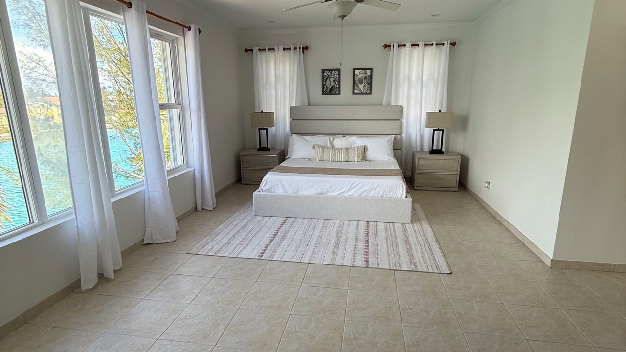 Photo of Bedroom in Bahamia West