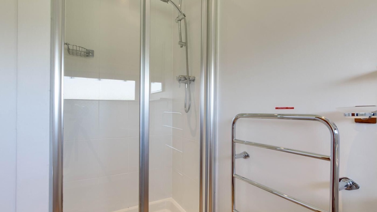 Photo of Bathroom in Ewhurst Green