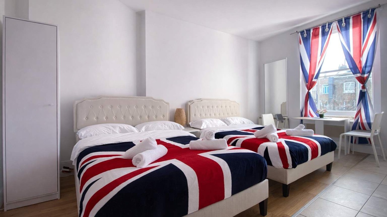 Photo of Bedroom in Lancaster Gate