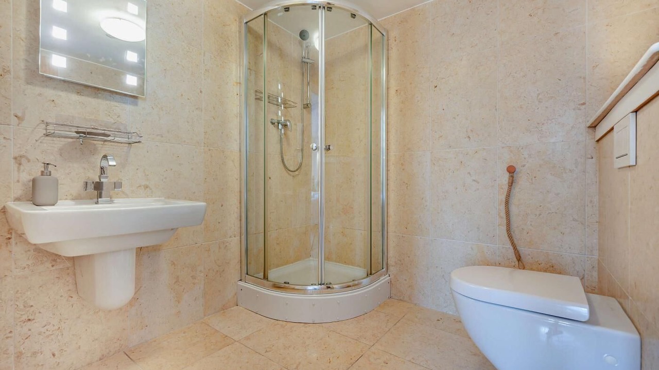 Photo of Bathroom in Newquay City Centre