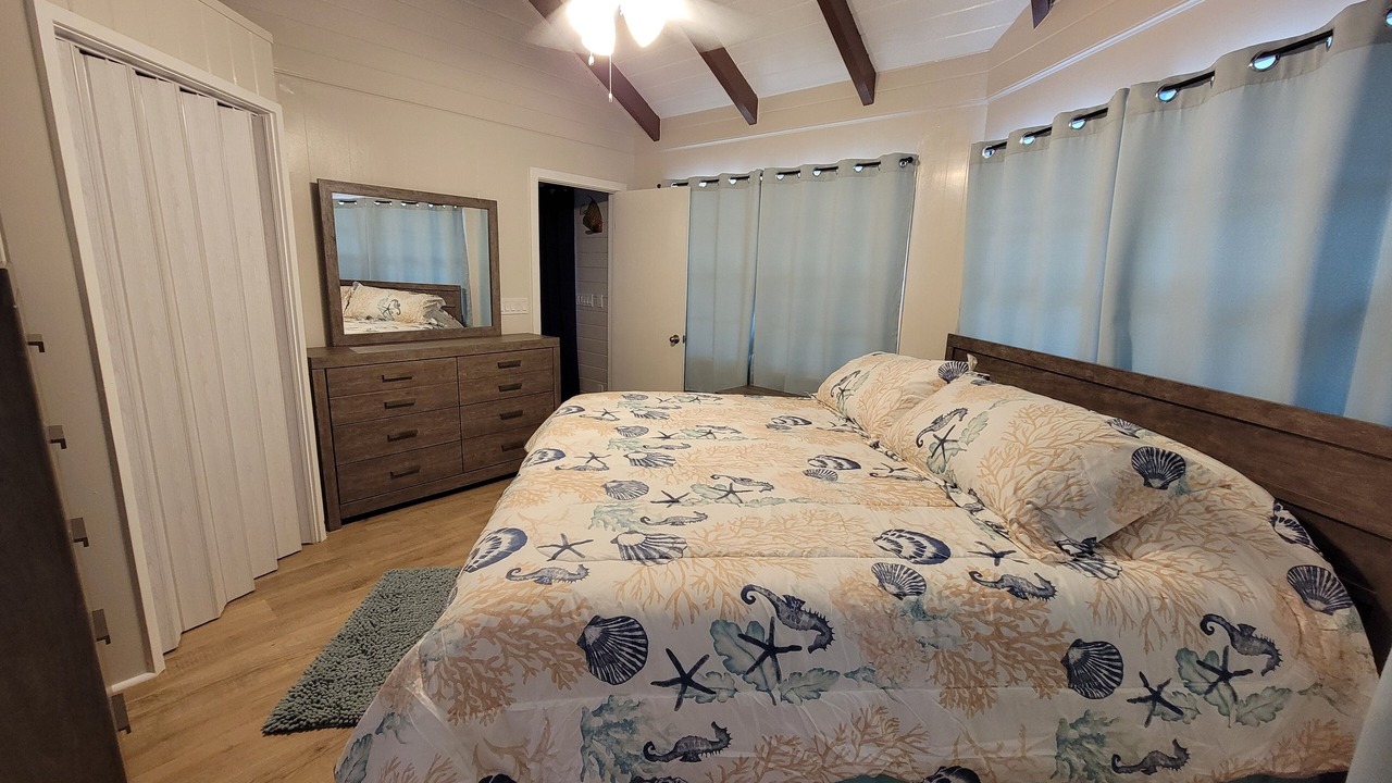 Photo of Bedroom in Bahama Palm Shores