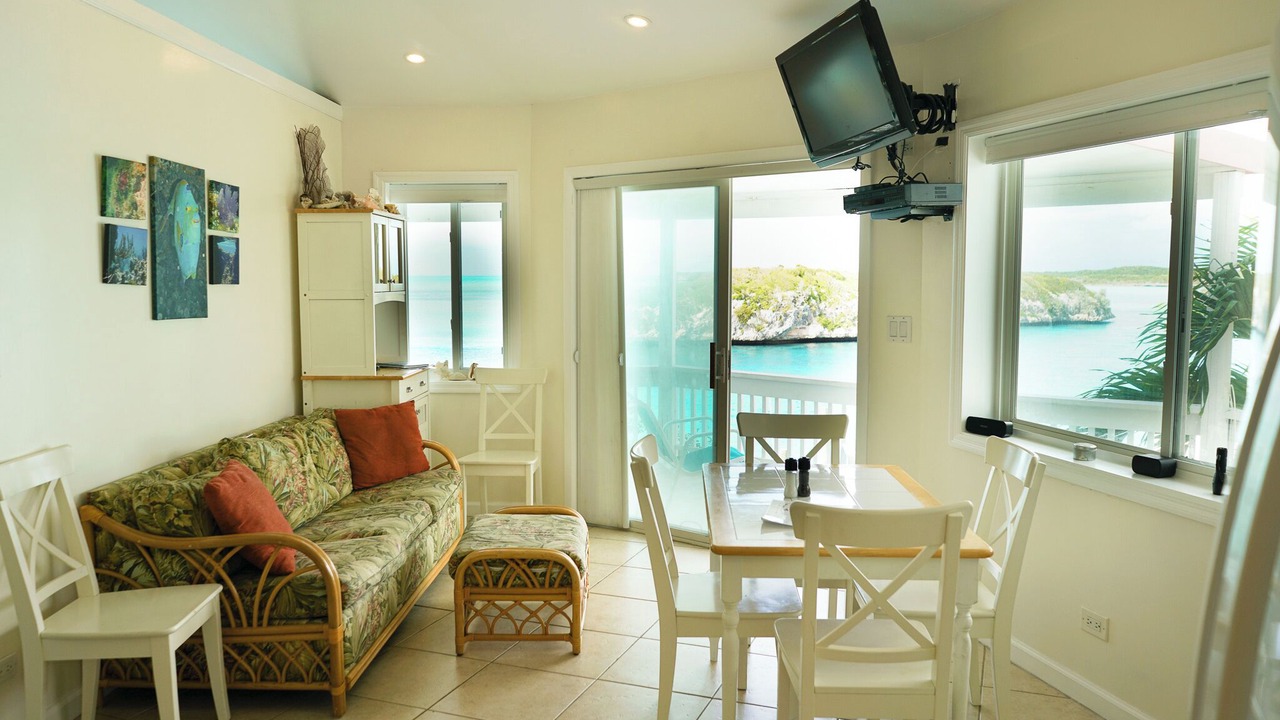 Photo of Livingroom in Staniel Cay