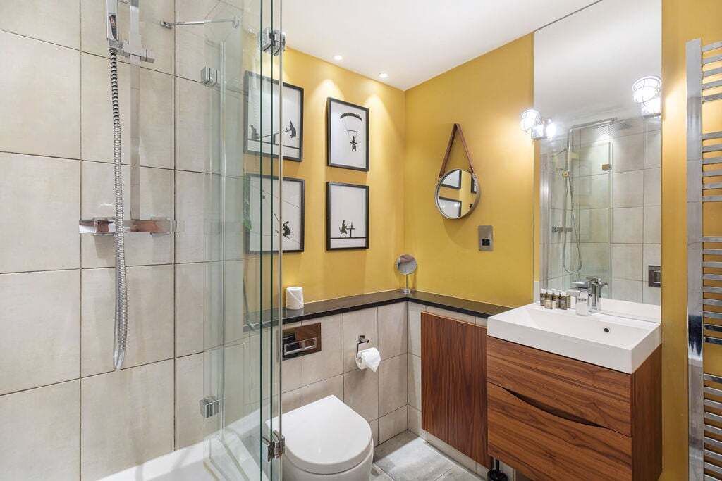 Photo of Bathroom in Canary Wharf
