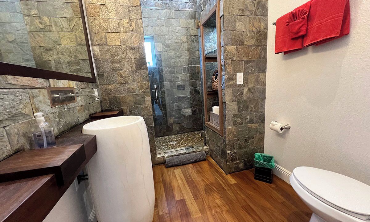 Photo of Bathroom in Staniel Cay
