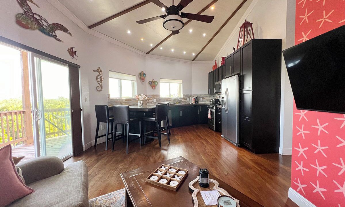 Photo of Livingroom in Staniel Cay