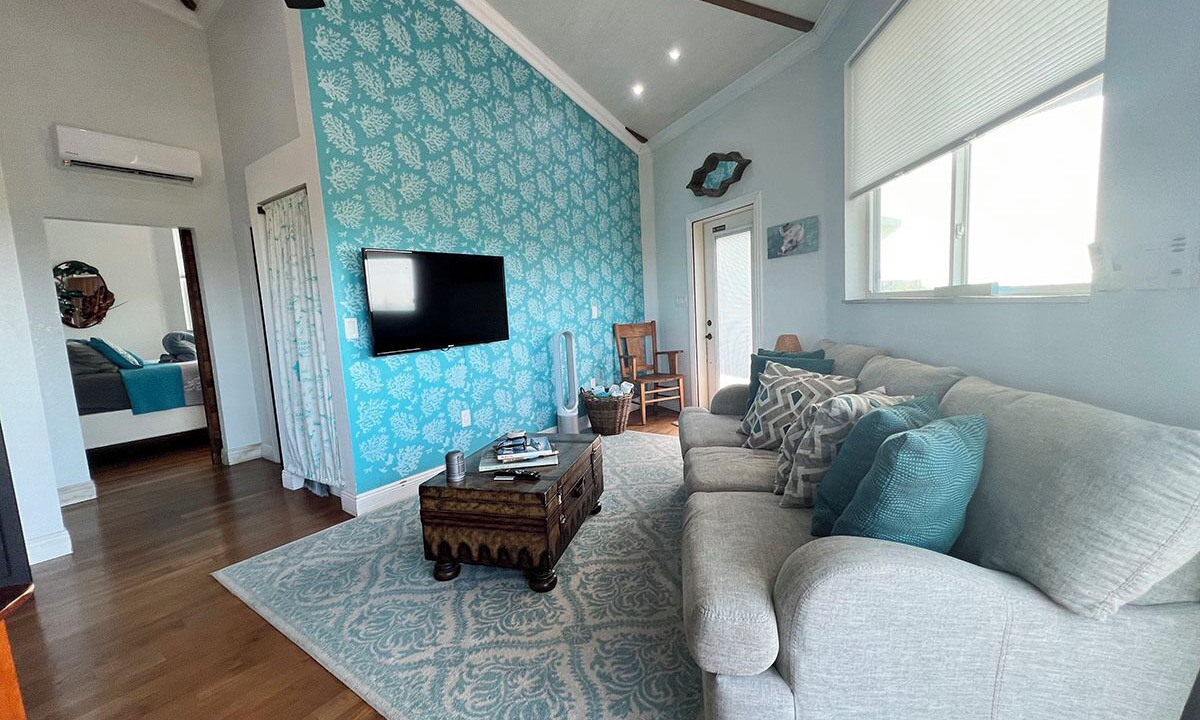 Photo of Livingroom in Staniel Cay