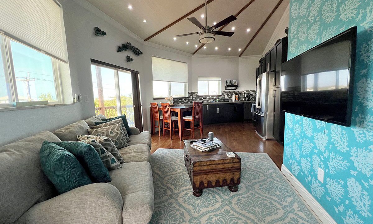 Photo of Livingroom in Staniel Cay