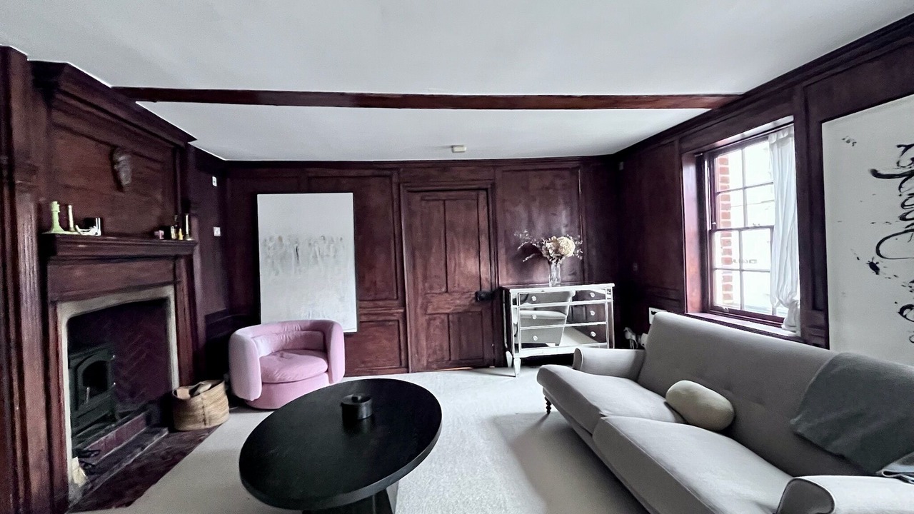 Photo of Livingroom in Frognal and Fitzjohns