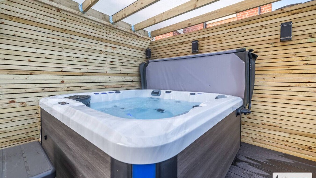 Photo of Outdoor in Cheadle