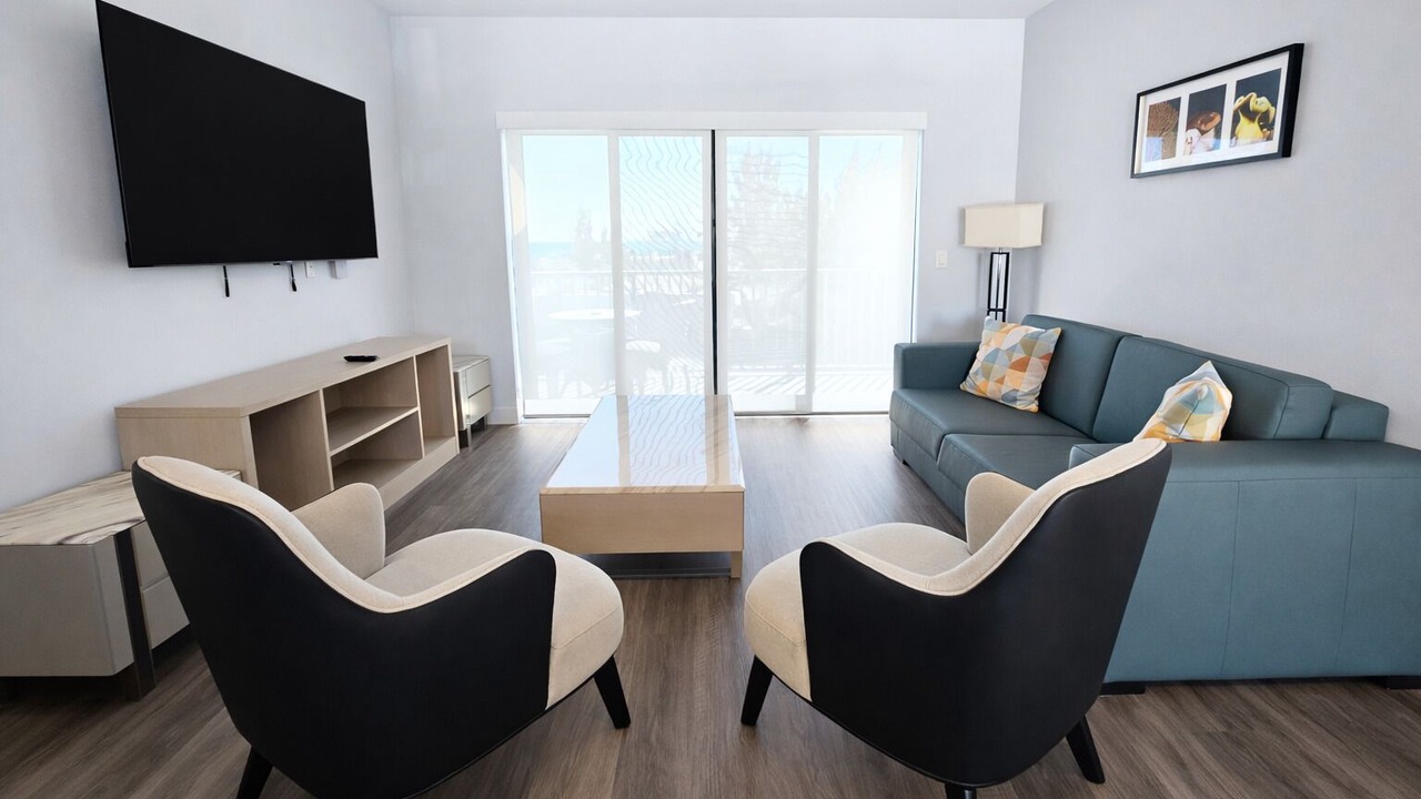 Photo of Livingroom in Bahamas Terrace