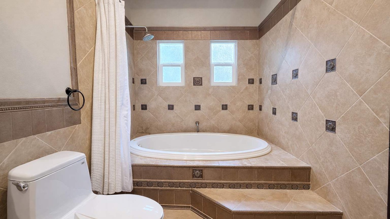 Photo of Bathroom in Makaha