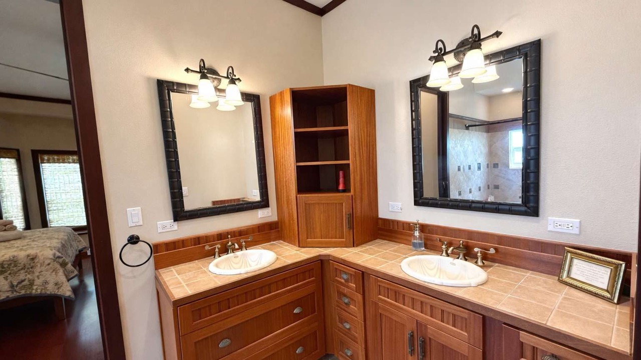 Photo of Bathroom in Makaha