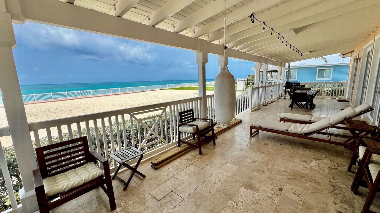 Photo of Patio Balcony in Alice Town