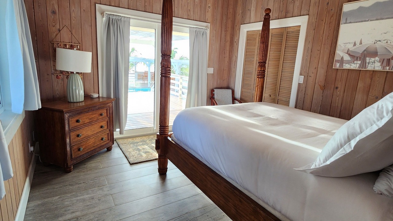 Photo of Bedroom in Lubbers Quarters Cay