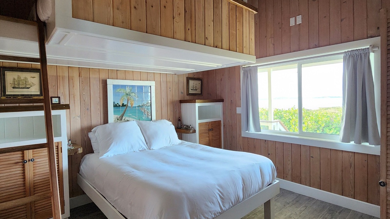 Photo of Bedroom in Lubbers Quarters Cay