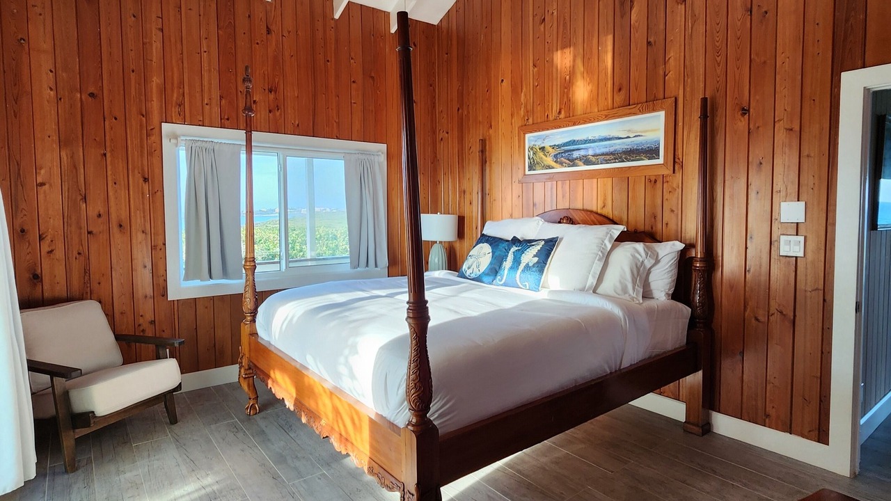 Photo of Bedroom in Lubbers Quarters Cay
