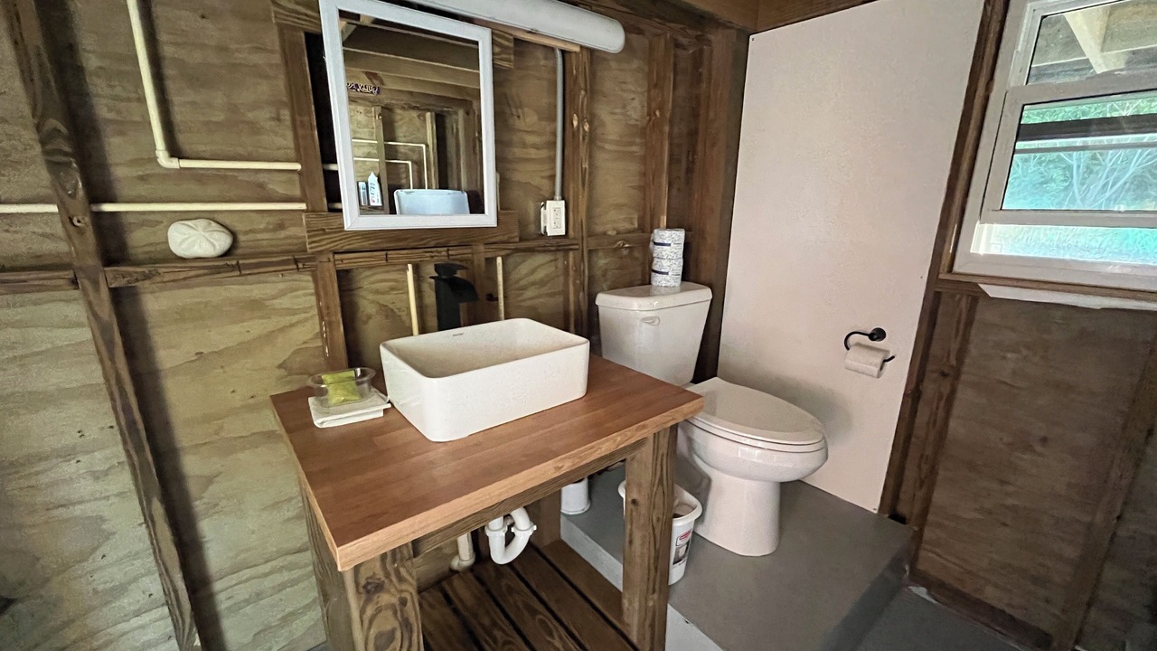 Photo of Bathroom in Green Turtle Cay