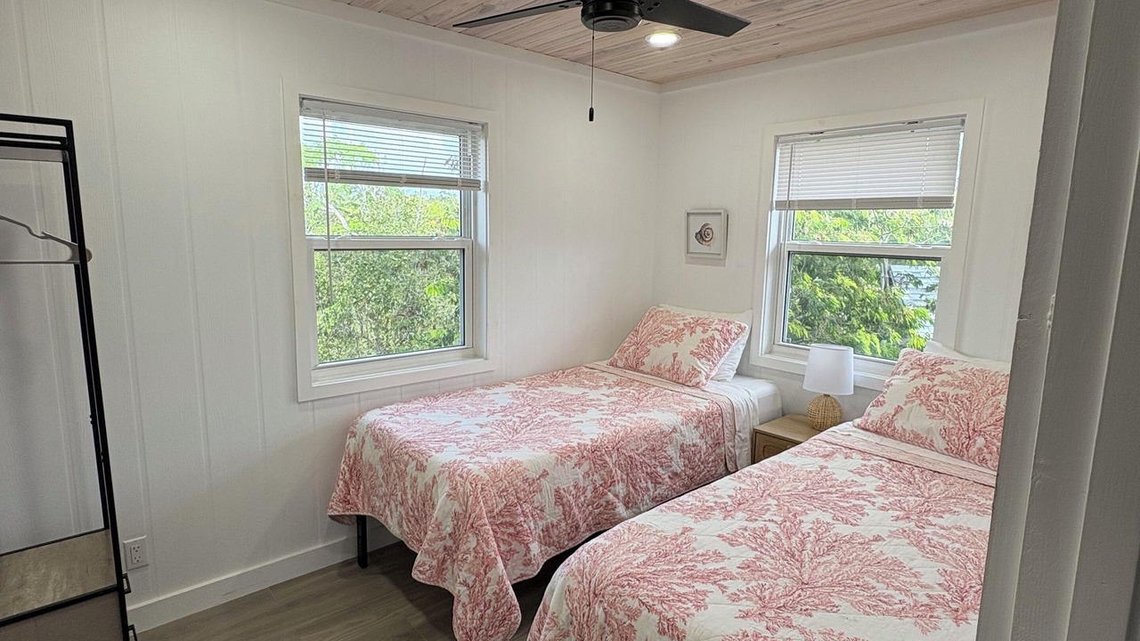 Photo of Bedroom in Green Turtle Cay
