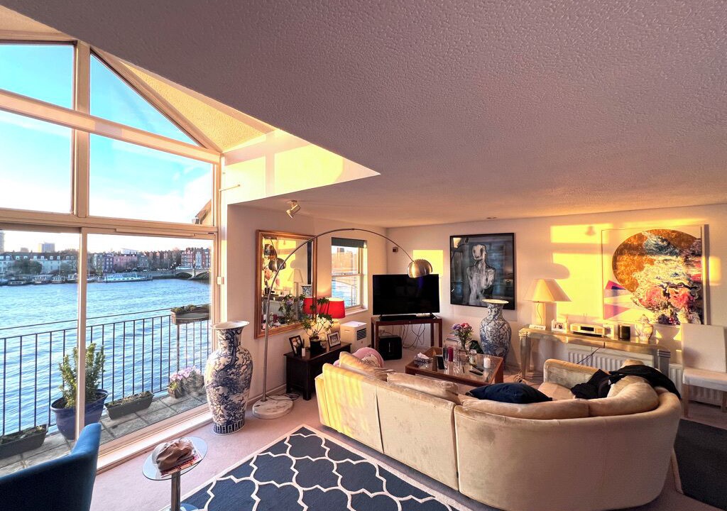 Photo of Livingroom in St. Mary's Park