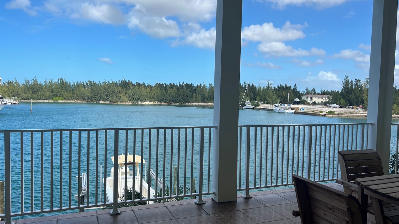 Photo of Patio Balcony in Bell Channel Bay
