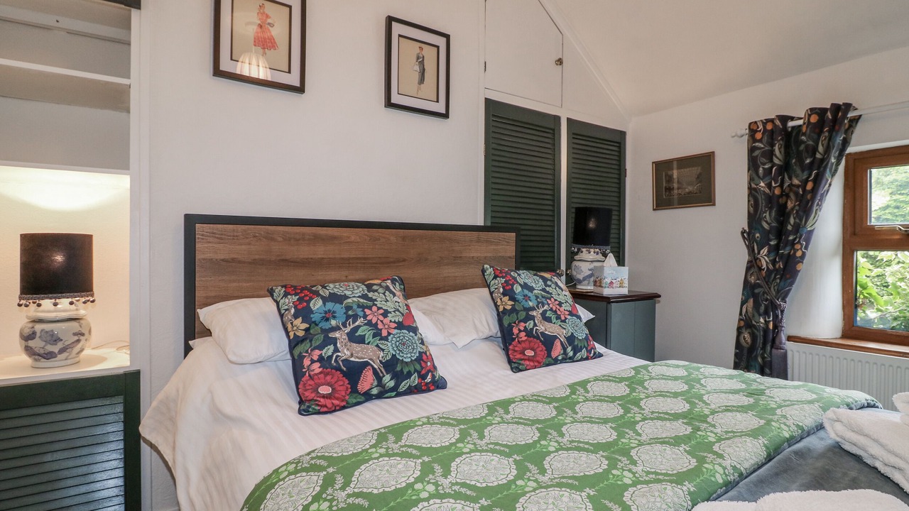 Photo of Bedroom in Alton