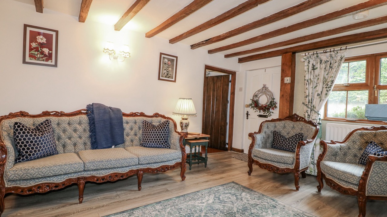 Photo of Livingroom in Alton