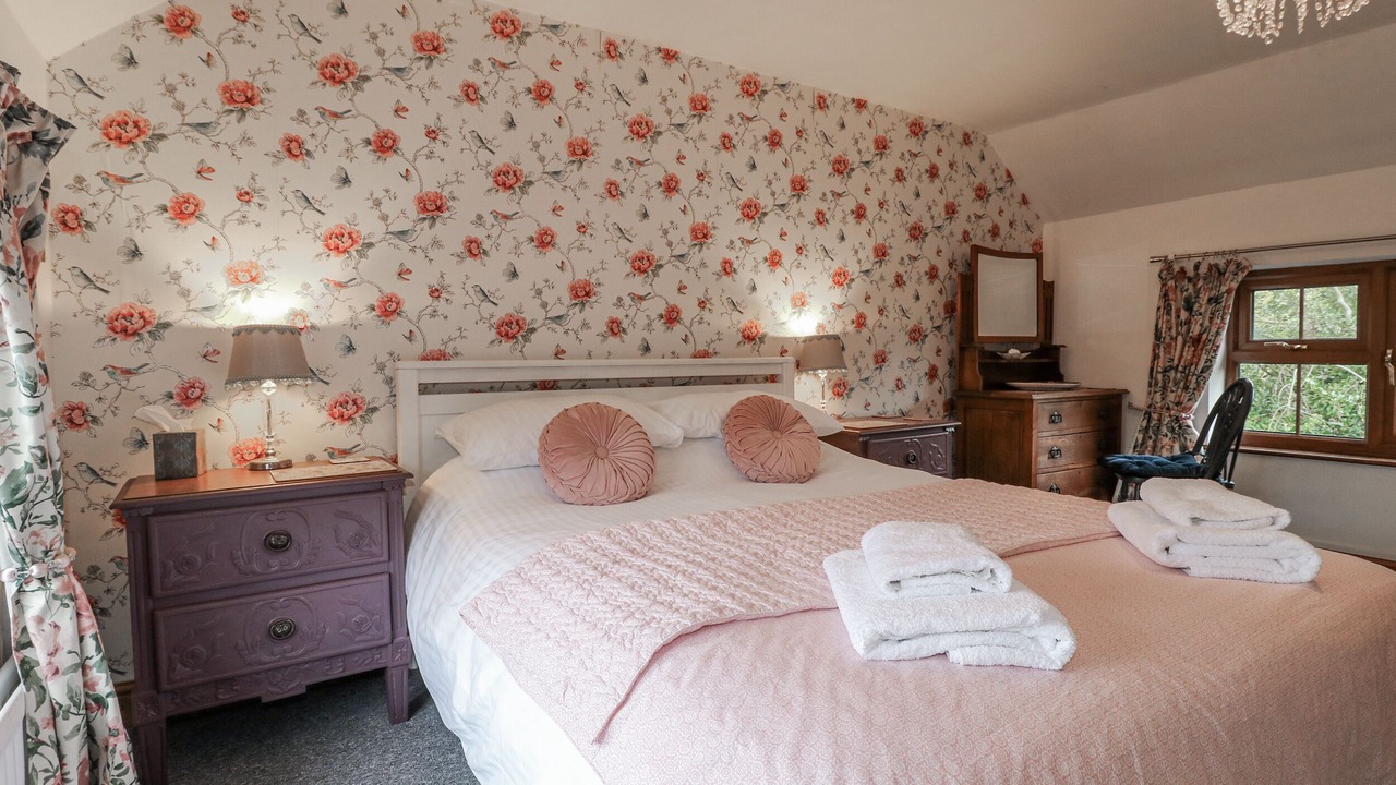 Photo of Bedroom in Alton