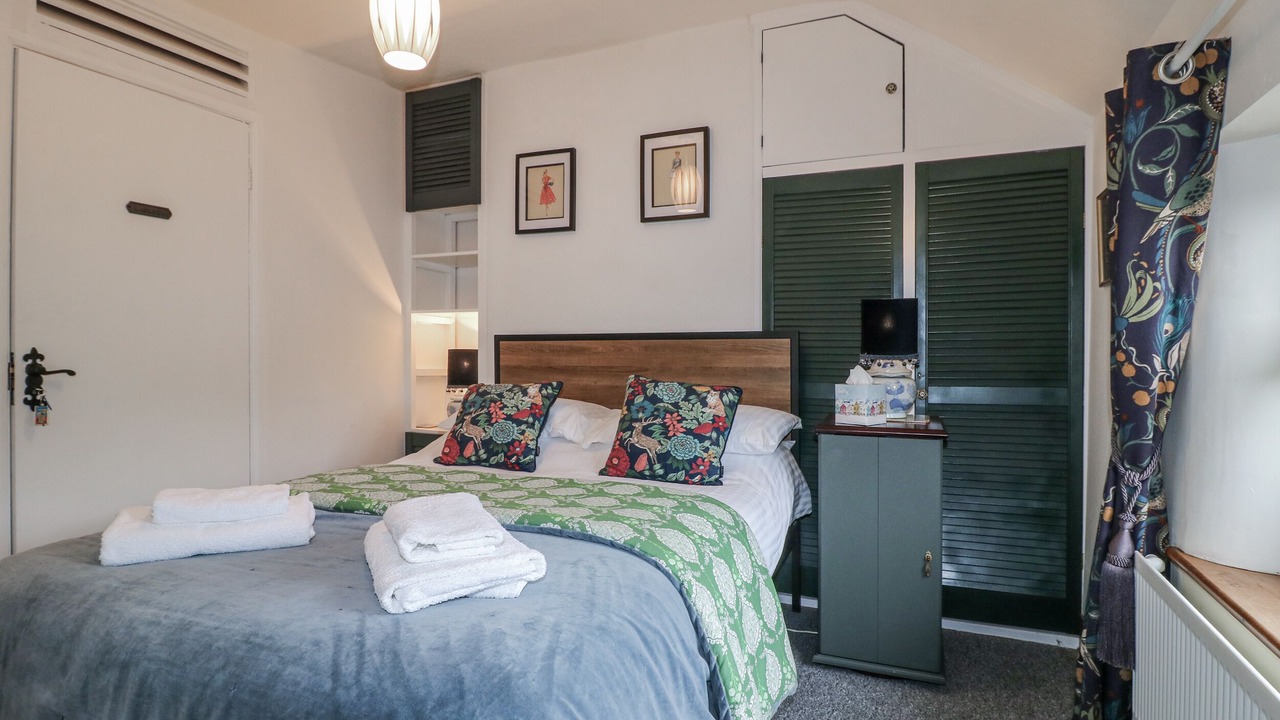 Photo of Bedroom in Alton