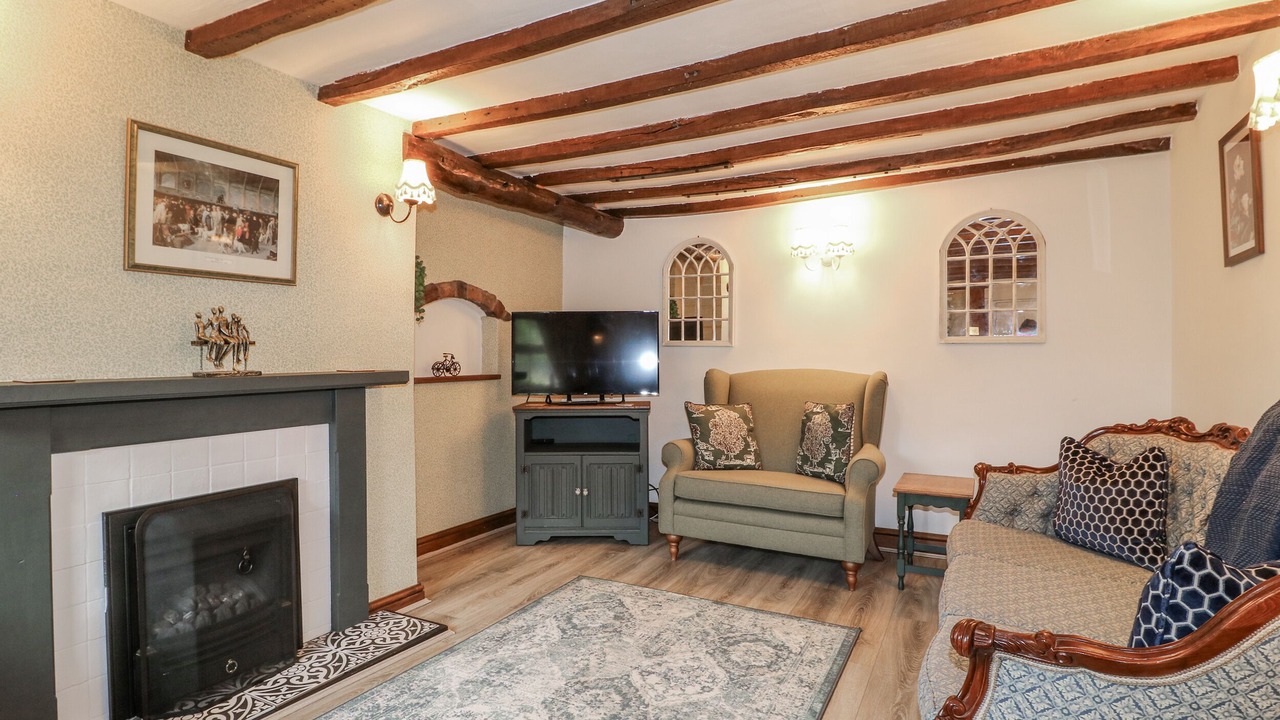 Photo of Livingroom in Alton