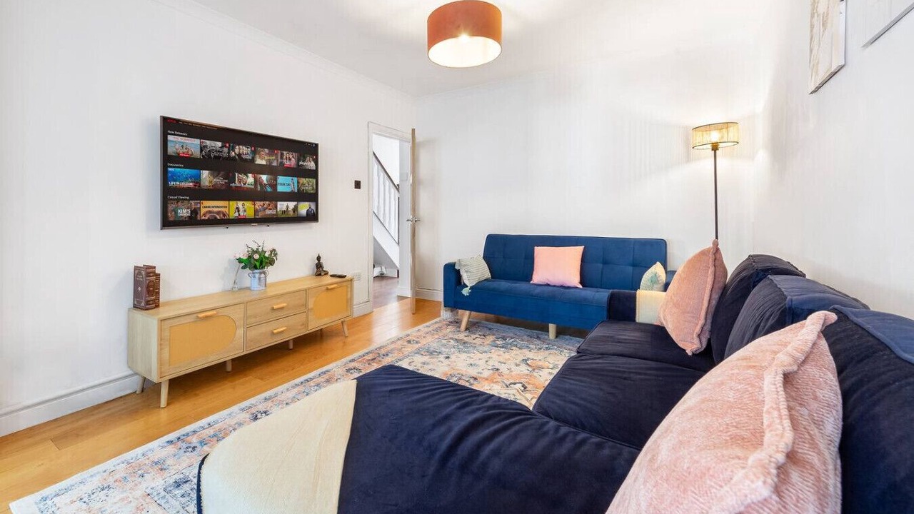 Photo of Livingroom in Harlington