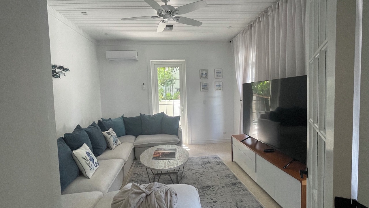 Photo of Livingroom in Nassau