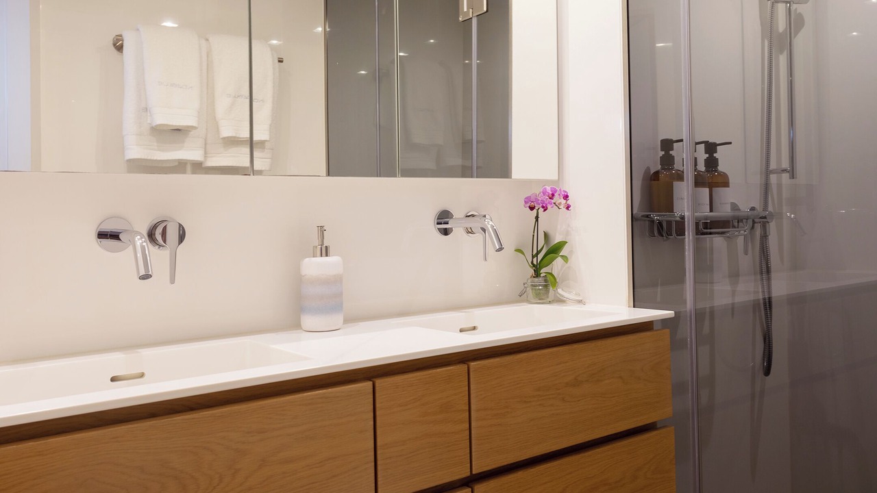 Photo of Bathroom in Tar Bay