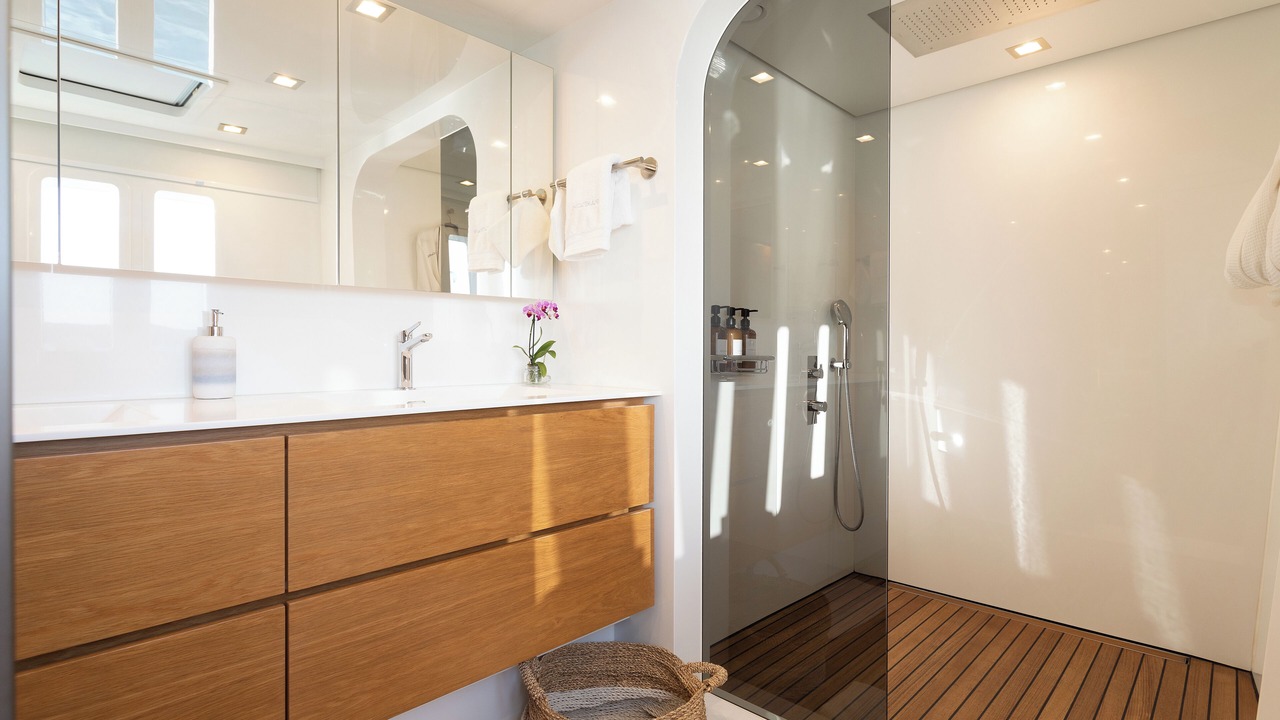 Photo of Bathroom in Tar Bay