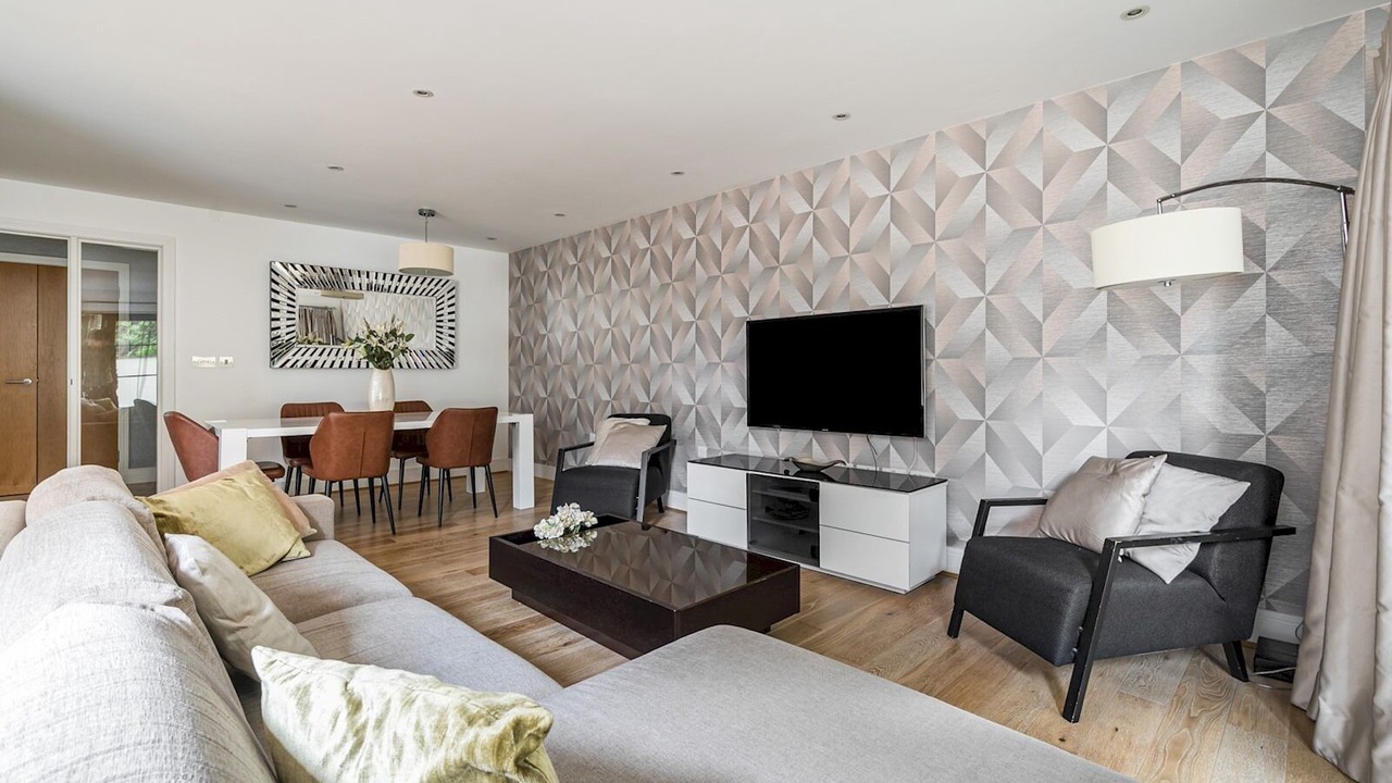 Photo of Livingroom in Swiss Cottage