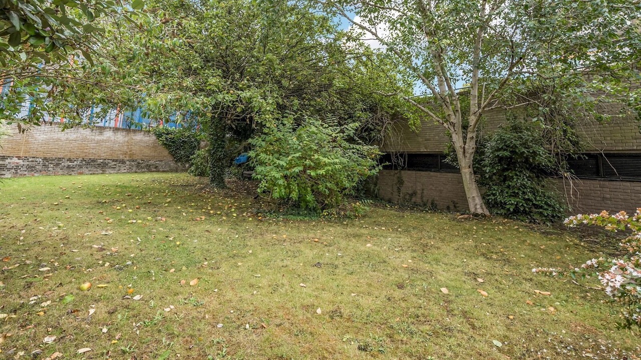 Photo of Outdoor in Swiss Cottage