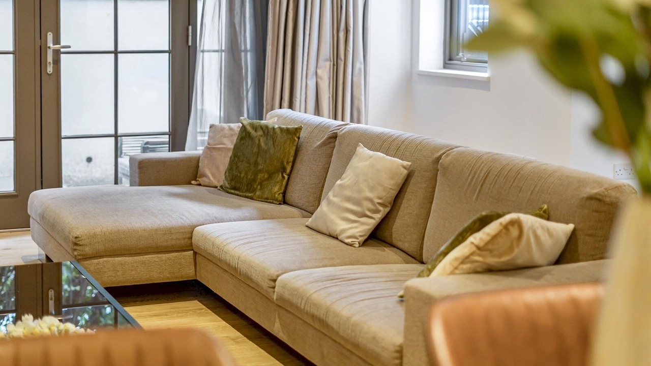 Photo of Livingroom in Swiss Cottage