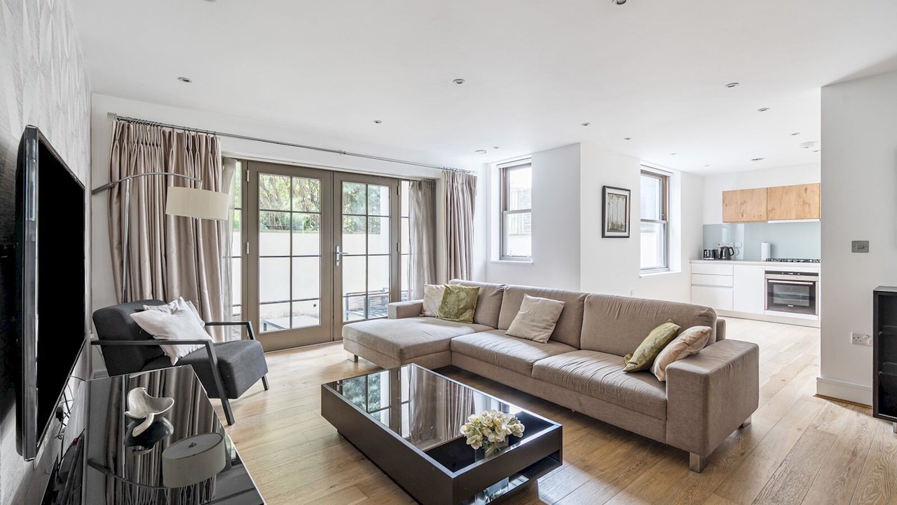 Photo of Livingroom in Swiss Cottage