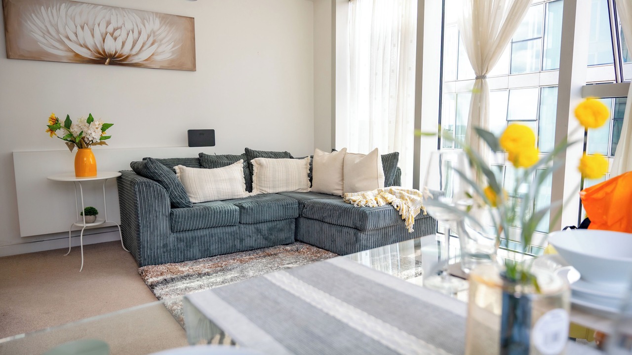 Photo of Livingroom in Central Milton Keynes