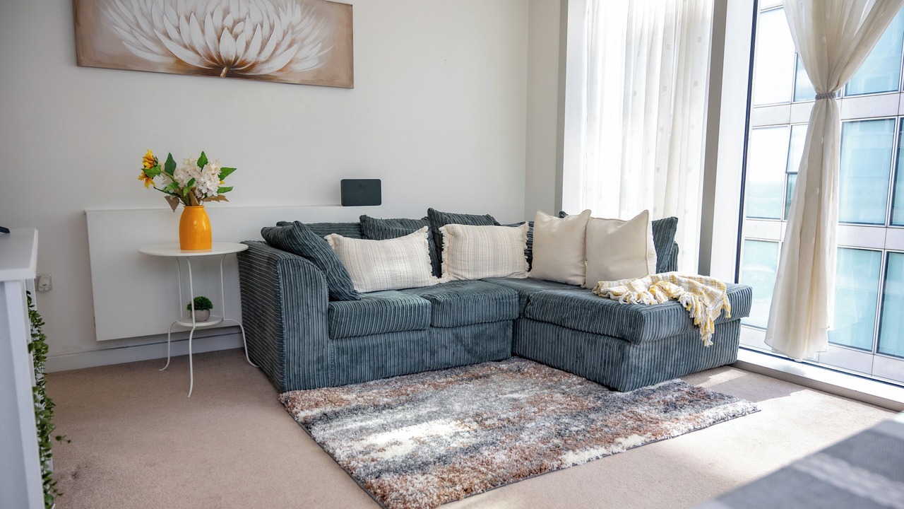 Photo of Livingroom in Central Milton Keynes