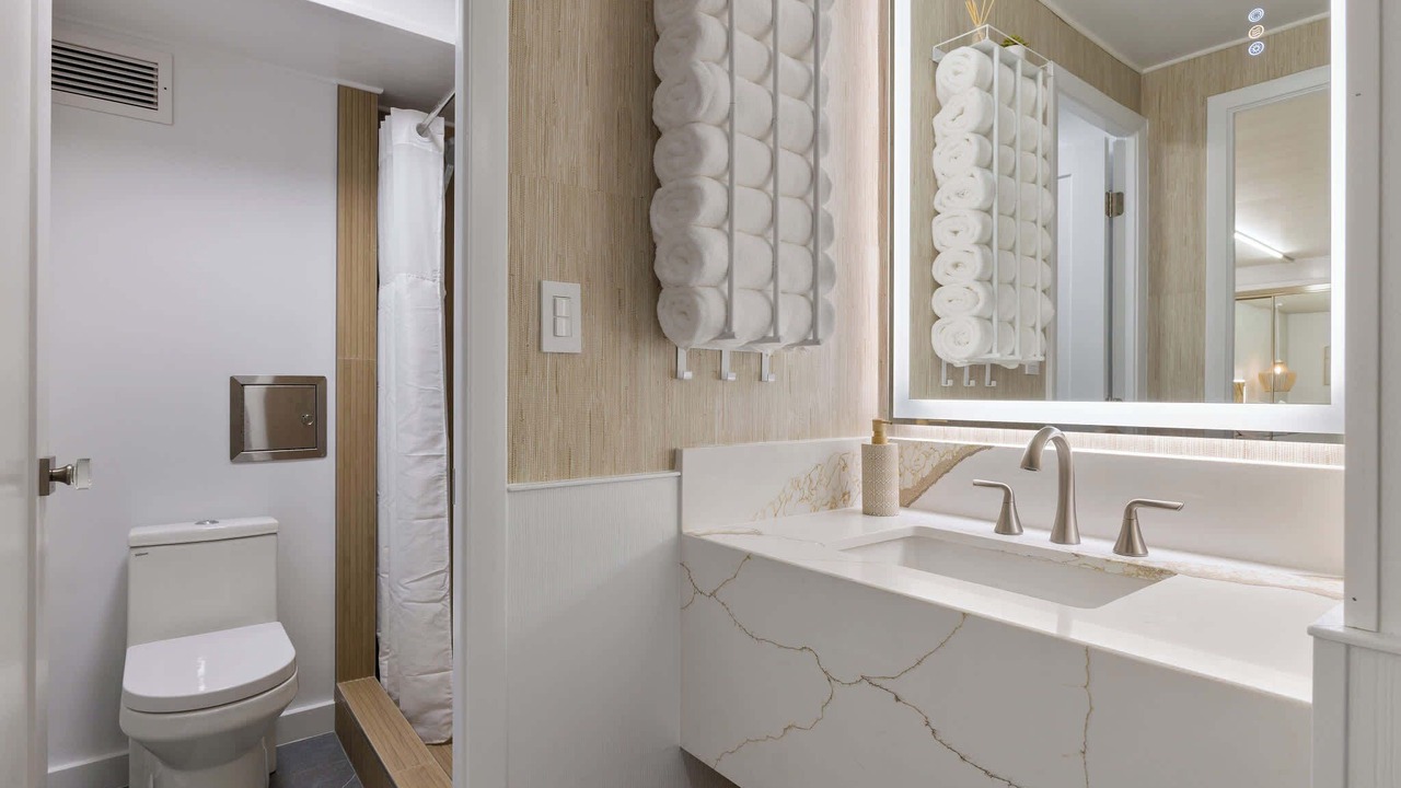 Photo of Bathroom in Punaluu