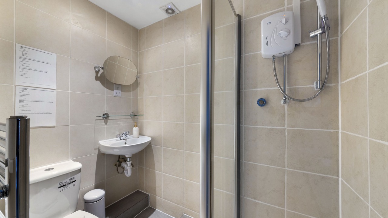 Photo of Bathroom in Farringdon