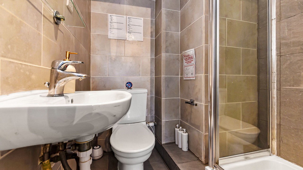Photo of Bathroom in Farringdon