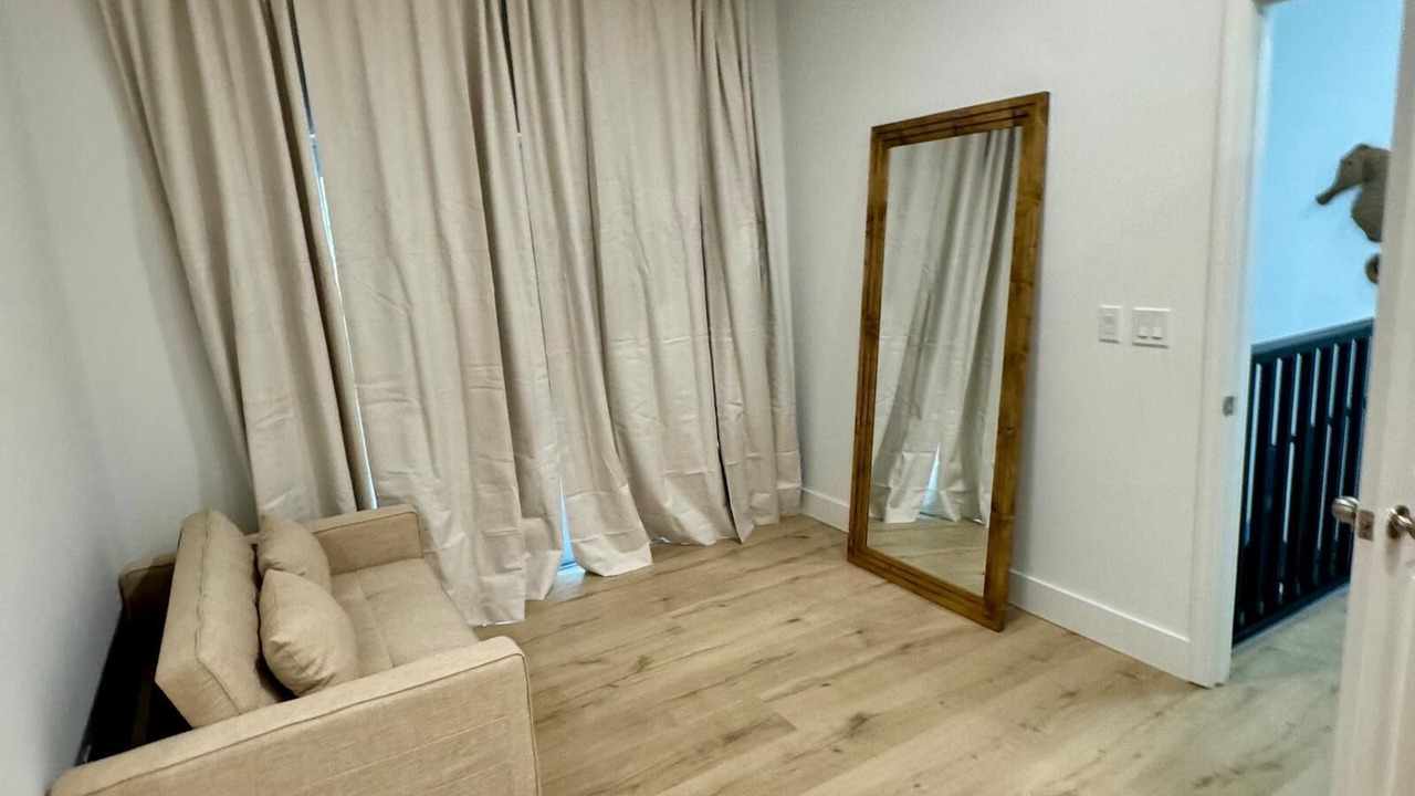 Photo of Livingroom in Bailey Town