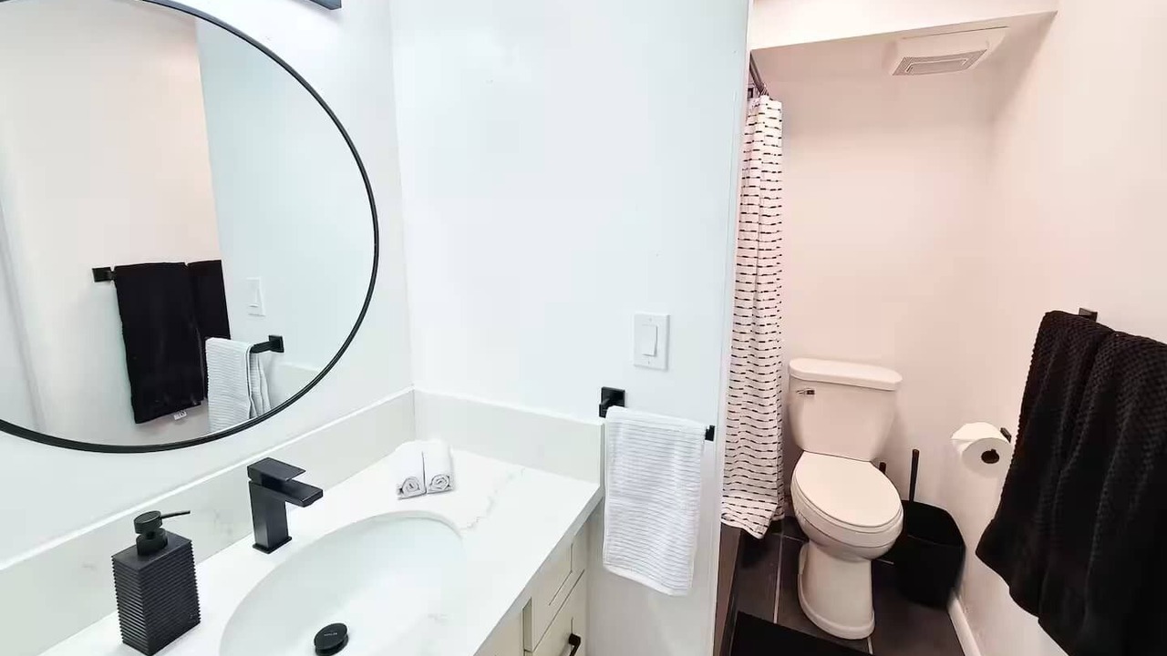 Photo of Bathroom in Punaluu