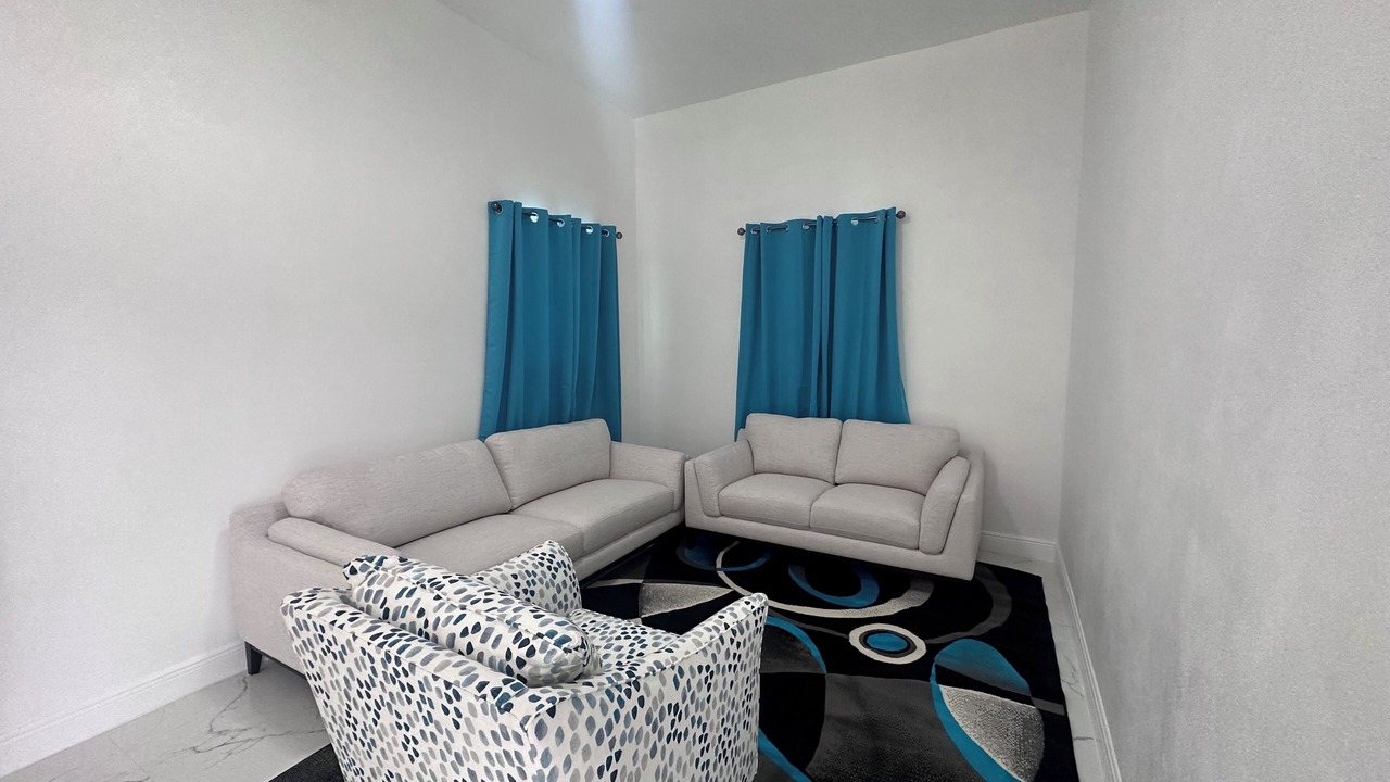 Photo of Livingroom in Farmer's Hill